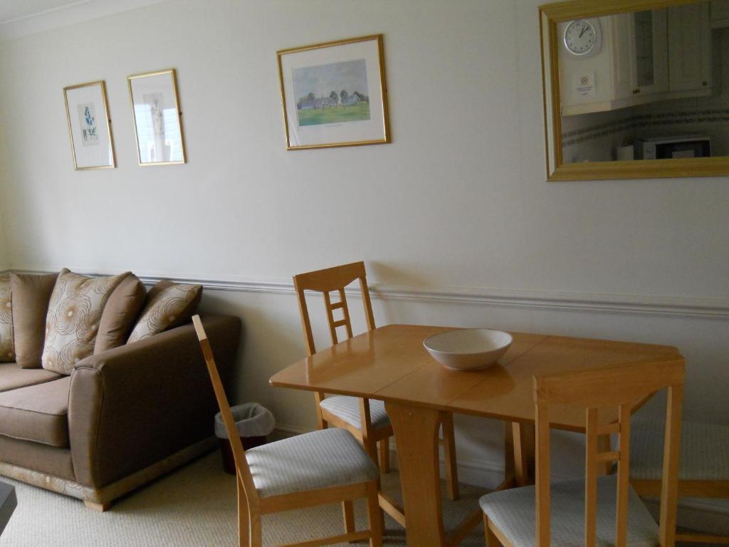 WattonRichmond Park Golf Clubアパートメント 部屋 写真